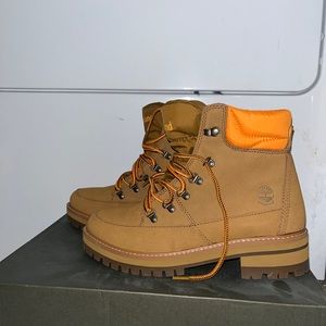 Timberland Women's Courmayeur Valley Brown Waterproof Boots Size 8.5